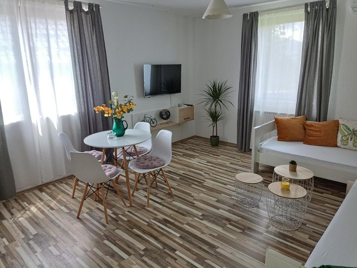 Holiday Home Ostrun 拉科维察 外观 照片